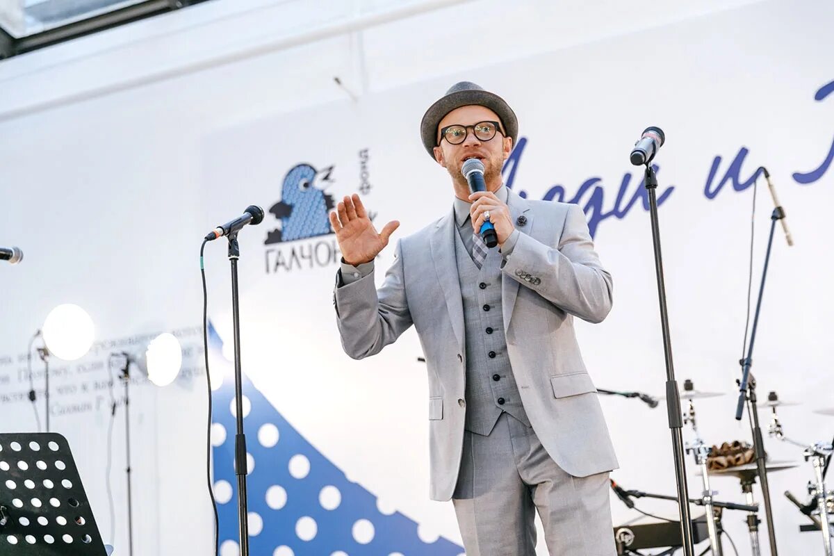 дмитрий хрусталев. хрусталев настоящая фамилия. хрусталев камеди. дмитрий хрусталев жена 2020. дмитрий хрусталев мечталлион.