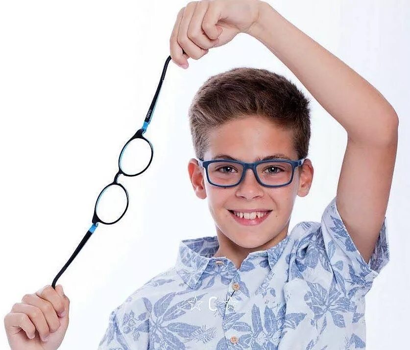 3180946 нано оправы для очков. Pod система voopoo drag nano. Ребенок в детских очках нано. Нанотехнологии. Нанотехнологии это.