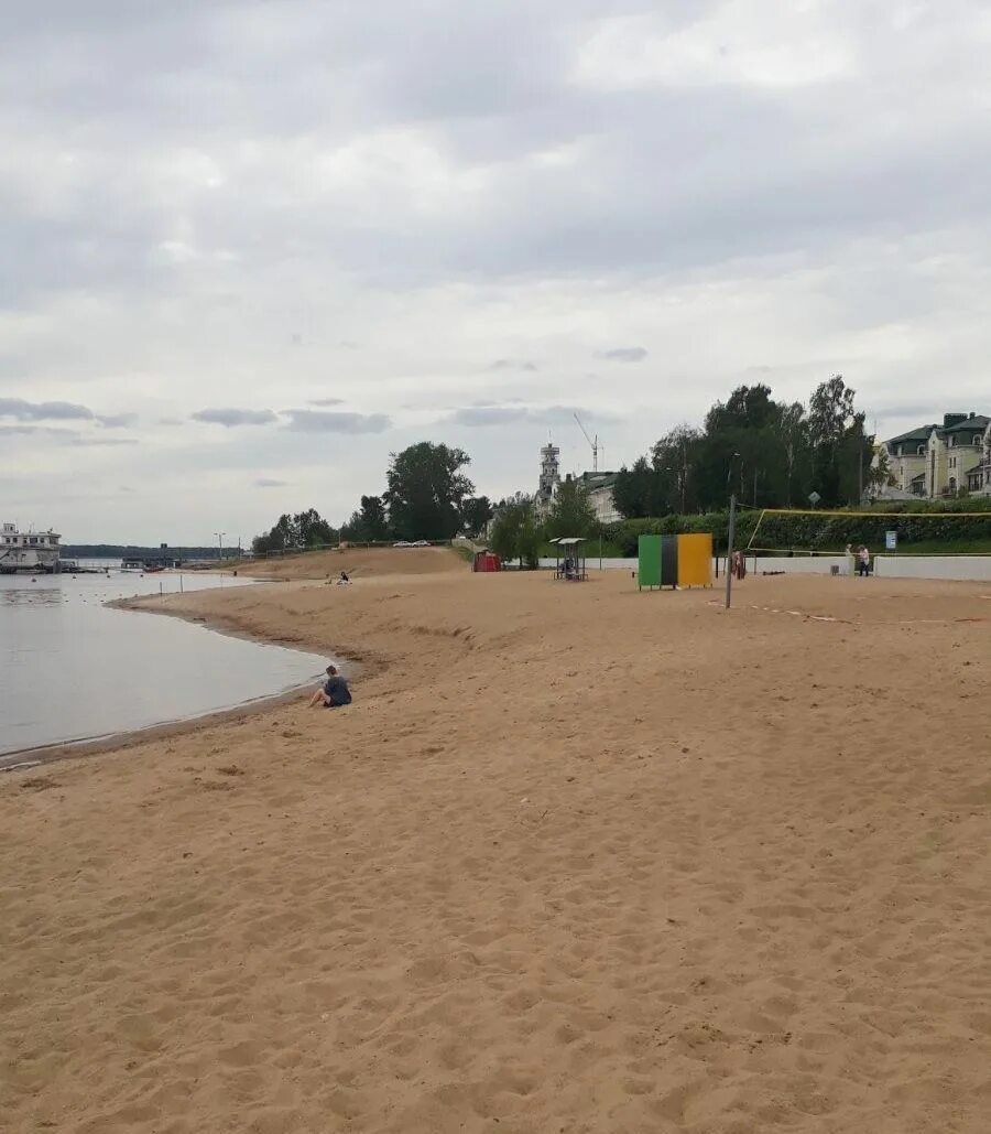 Пляж в костроме на волге. Костромка пляж кострома. Центральный городской пляж кострома. Кострома пляжи. Река волга в костроме пляж.