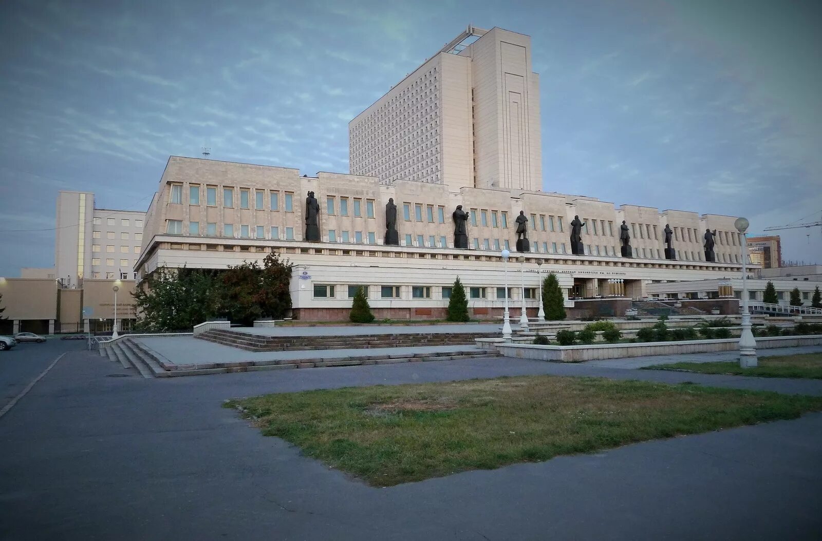 библиотека пушкина омск здание. библиотека пушкина омск книгохранилище. библиотека пушкина омск книгохранилище. омская библиотека пушкина. с.