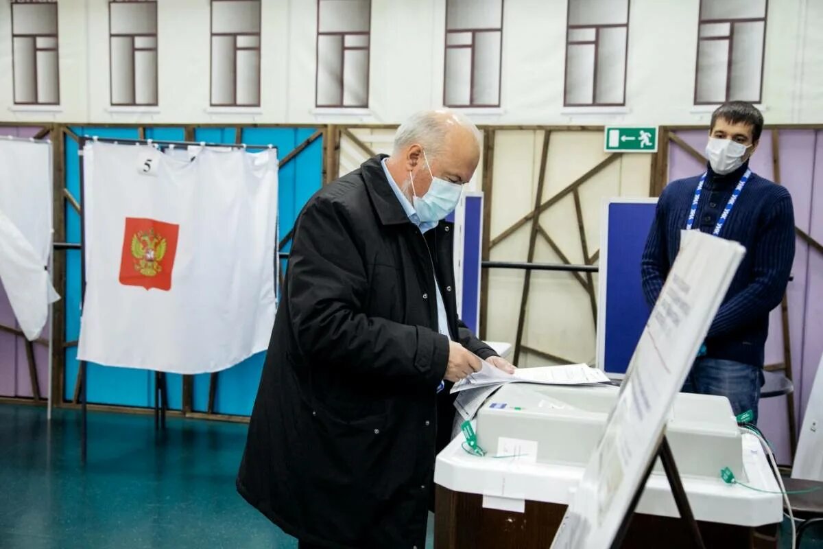 Фото с избирательных участков 2023. Губернатор Сургута. 377 Избирательный участок Сургут. Интересные фото с избирательных участков.