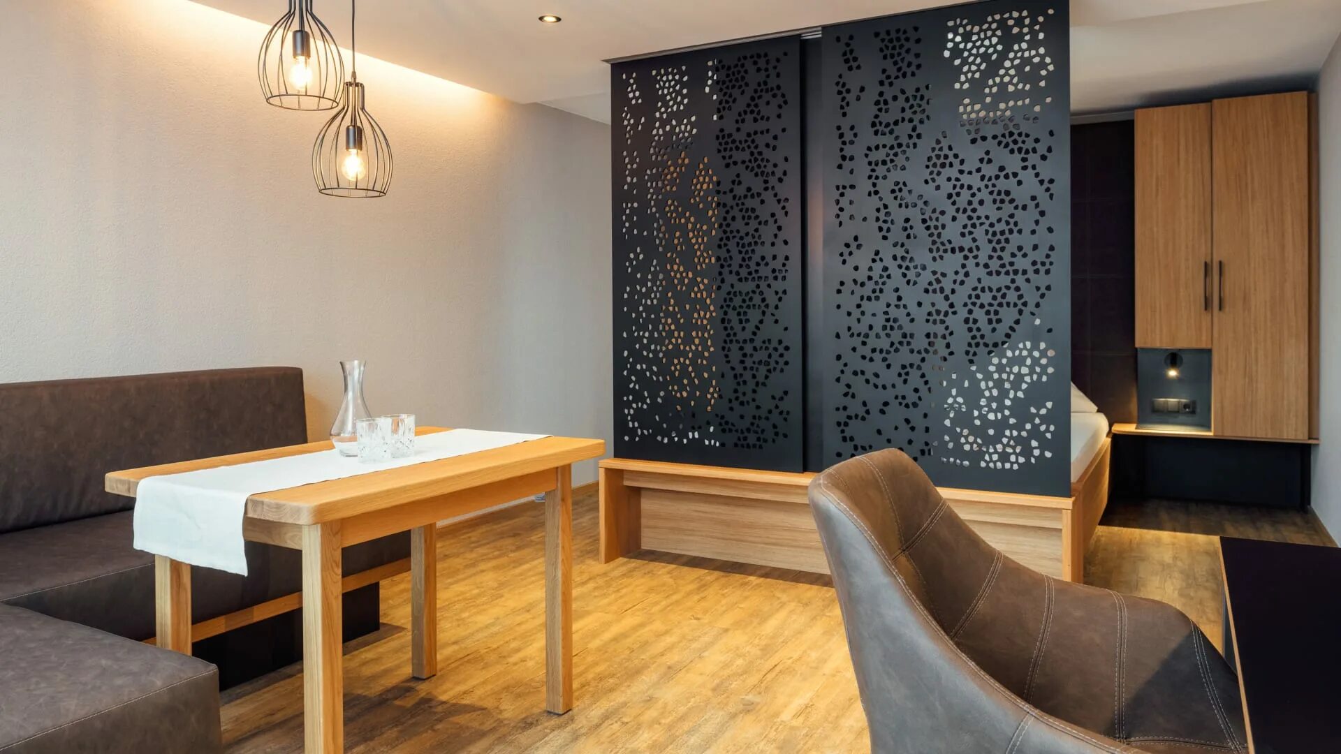 Имитация перегородки. Имитация перегородки. Имитация перегородки. Необычные деревянные перегородки для зонирования. Имитация перегородки.