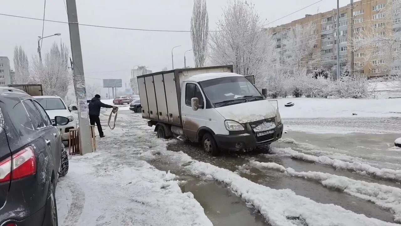 Коммунальный коллапс в Волгограде. Канализационный коллапс в Волгограде. Авария Водоканал Волгоград. Волгоград Кировский Коммунальная авария. Вода волгоград кировский