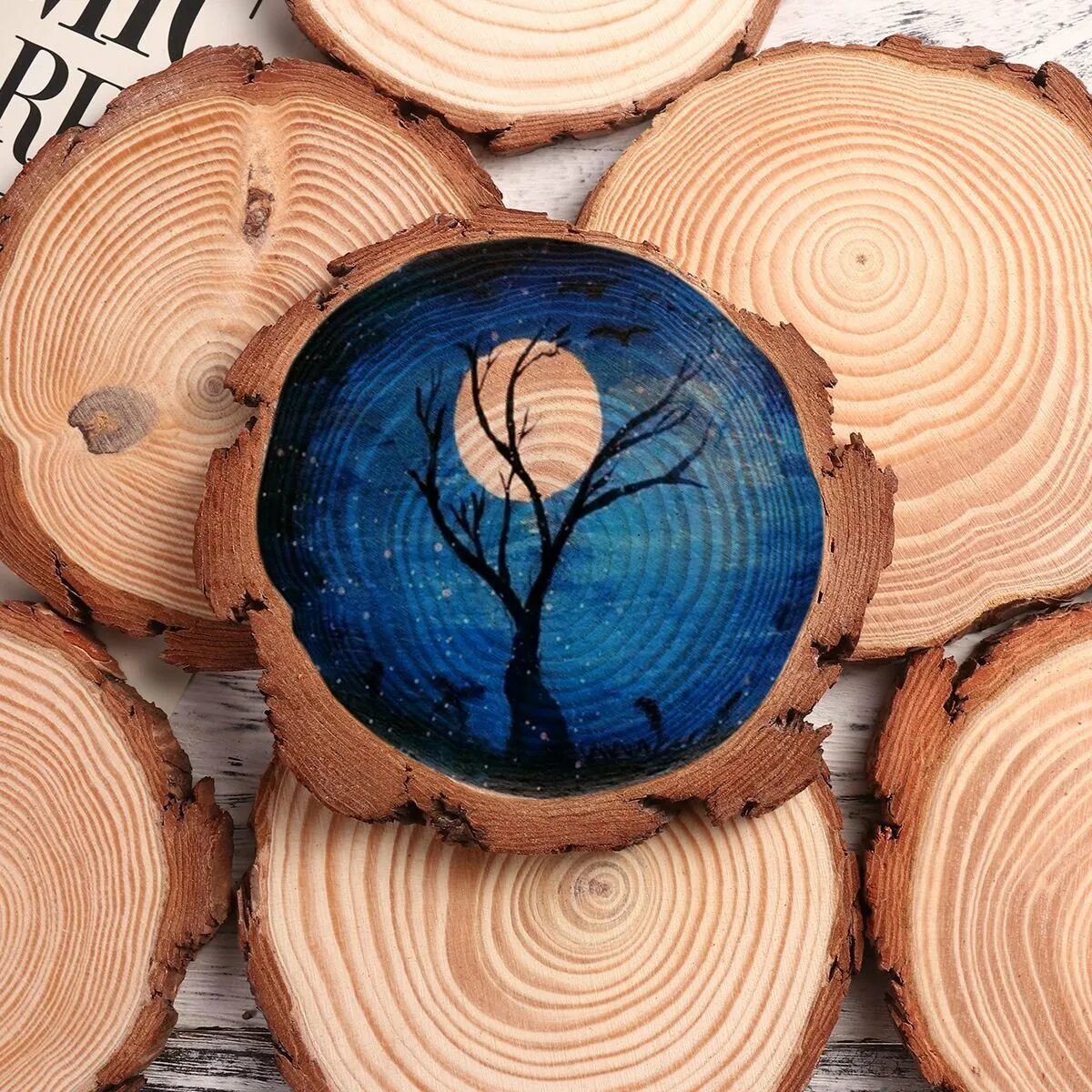 Изделия из спила дерева. Деревянные спилы в интерьере. Использовать спил. Срезы дерева в интерьере. Спил дерева.