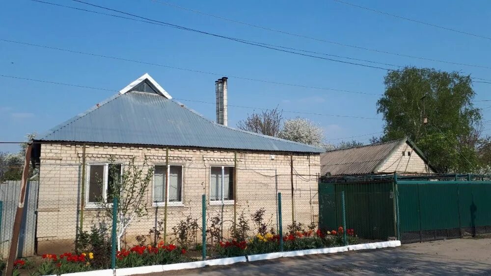 Запорожье пгт михайловка. Дома запорожская обл. Дома запорожская обл. Дома запорожская обл. Город приморск запорожская область.