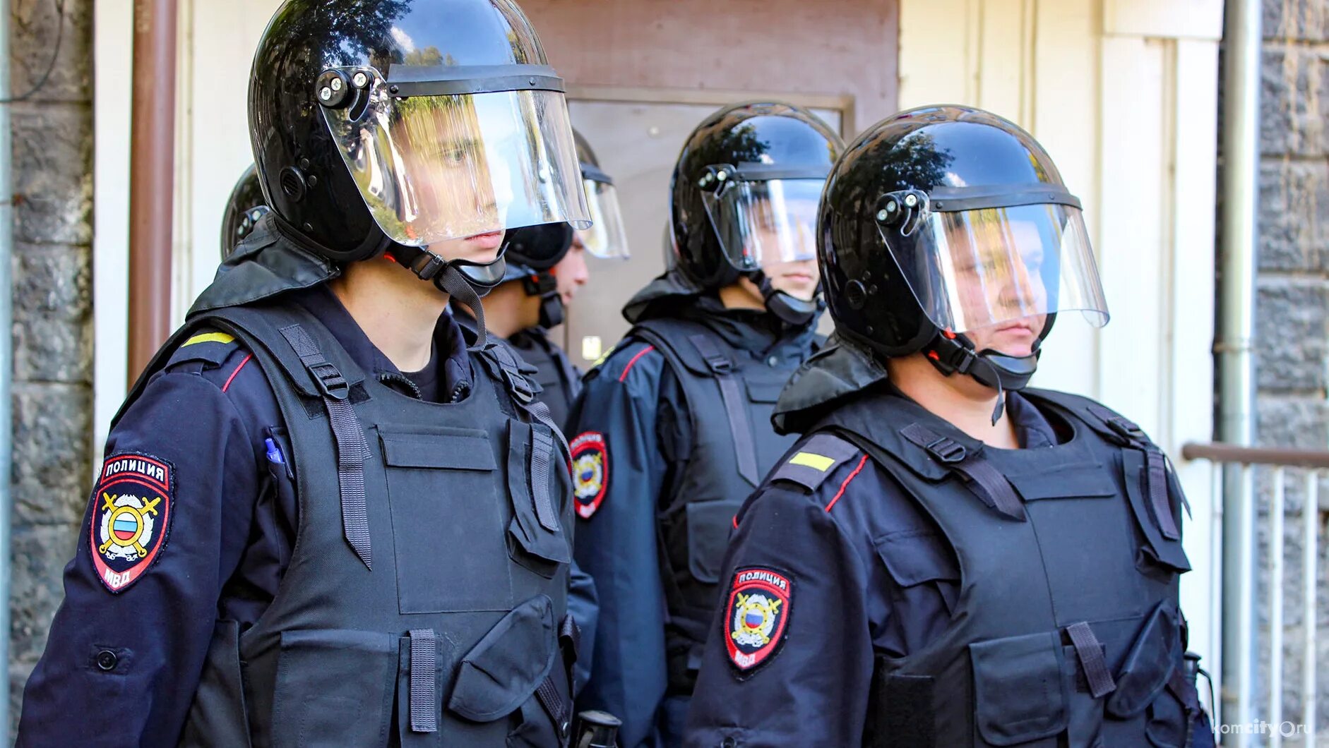 снаряжение полицейского. снаряжение полицейского. экипировка российского полицейского. экипировка сотрудника полиции. экипировка полиции.