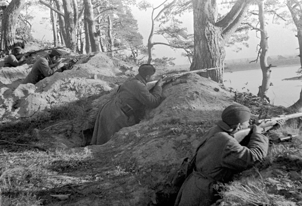 Октябрь 1941 великой отечественной войны. Русские солдаты в окопах войны 1941-1945.