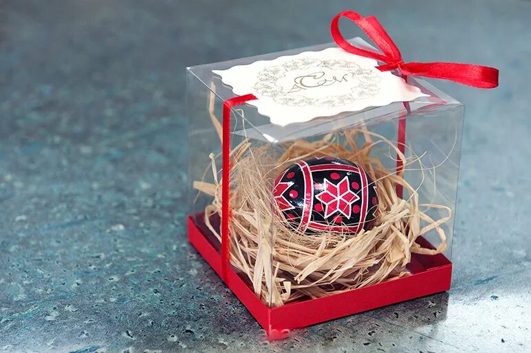 Новогодние коробки для подарков. Коробка игрушка на елку. Коробки для новогодних шаров. Коробка для елочных игрушек. Елочные игрушки в коробке.