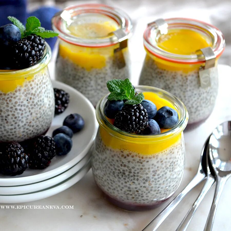 овсянка с чиа на завтрак. семена на завтрак. семена на завтрак. боул с семенами чиа. овсянка с чиа на завтрак.