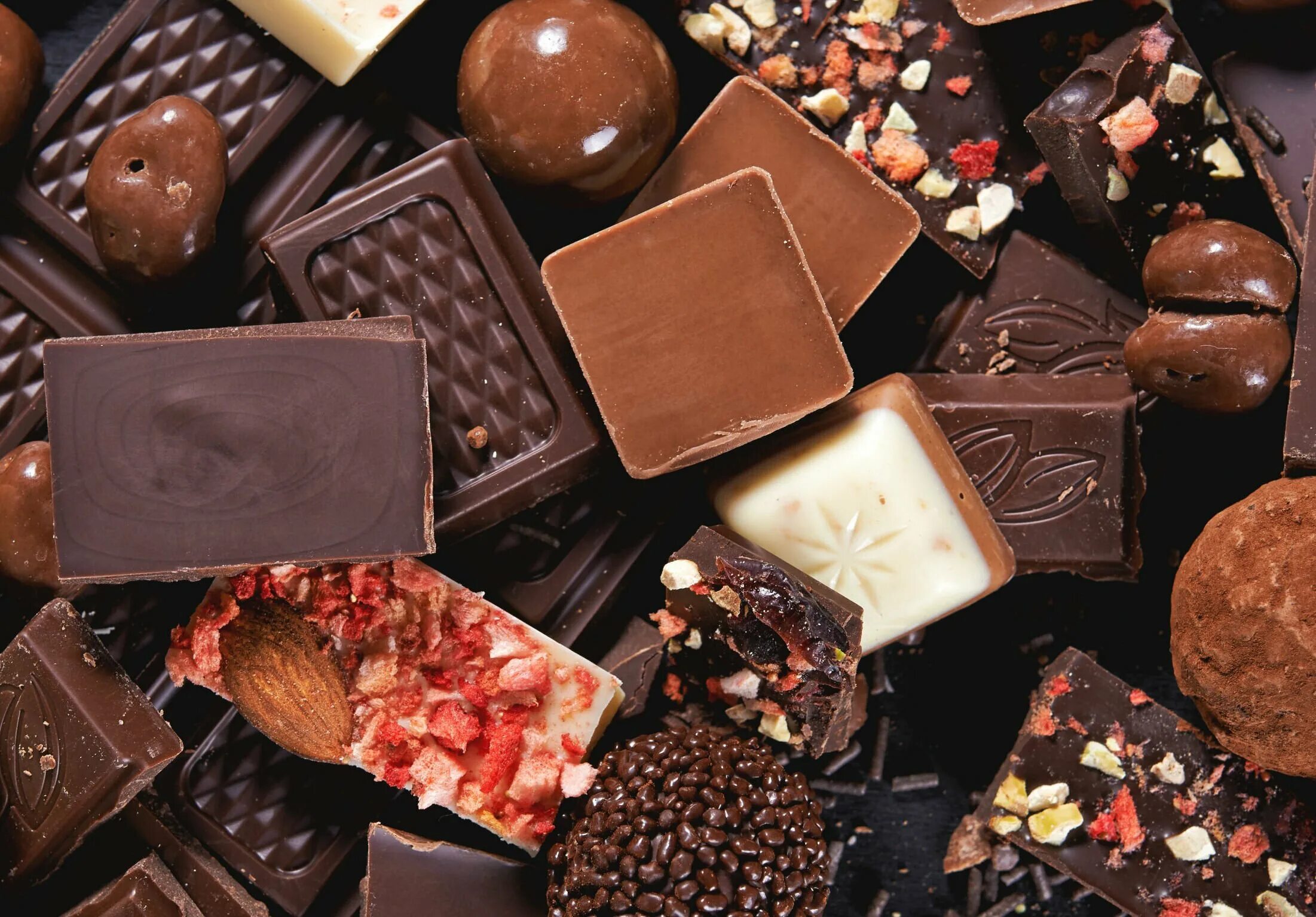 во сне шоколадные конфеты. шоколадные конфеты с орехами. вкусняшки в кб. конфеты шоколад. к чему снятся конфеты женщине разные.