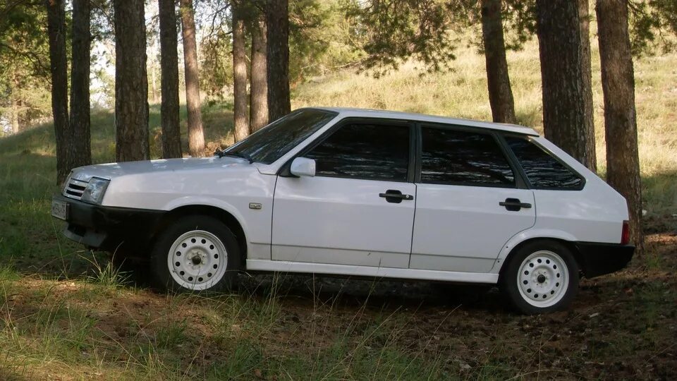 Лада 2109 белая. Белая девятка машина. Ваз 2109 белая. Лада 2109 белая. 9 машина белая.