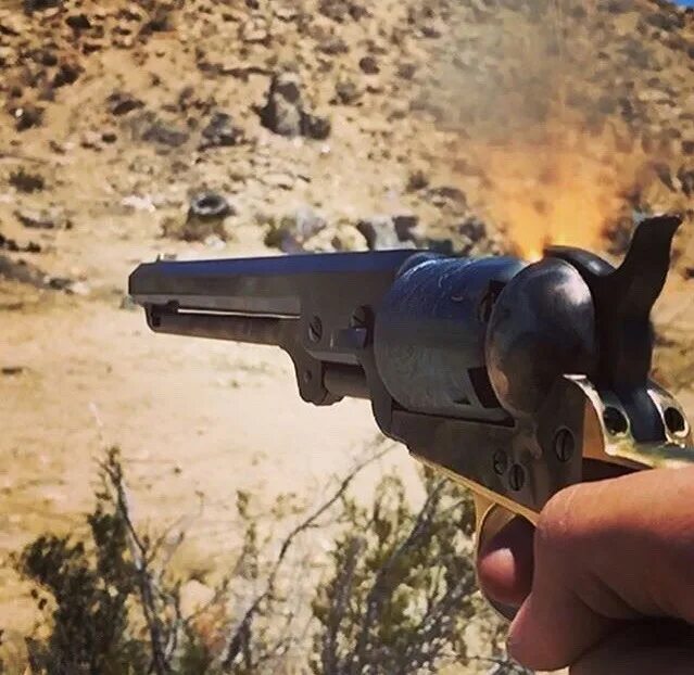 Стрельба в старом. Кольт дикого запада. Стрельба в мфц в москве в 2021. Стрелок в перми в школе 2021. Старинные патроны.