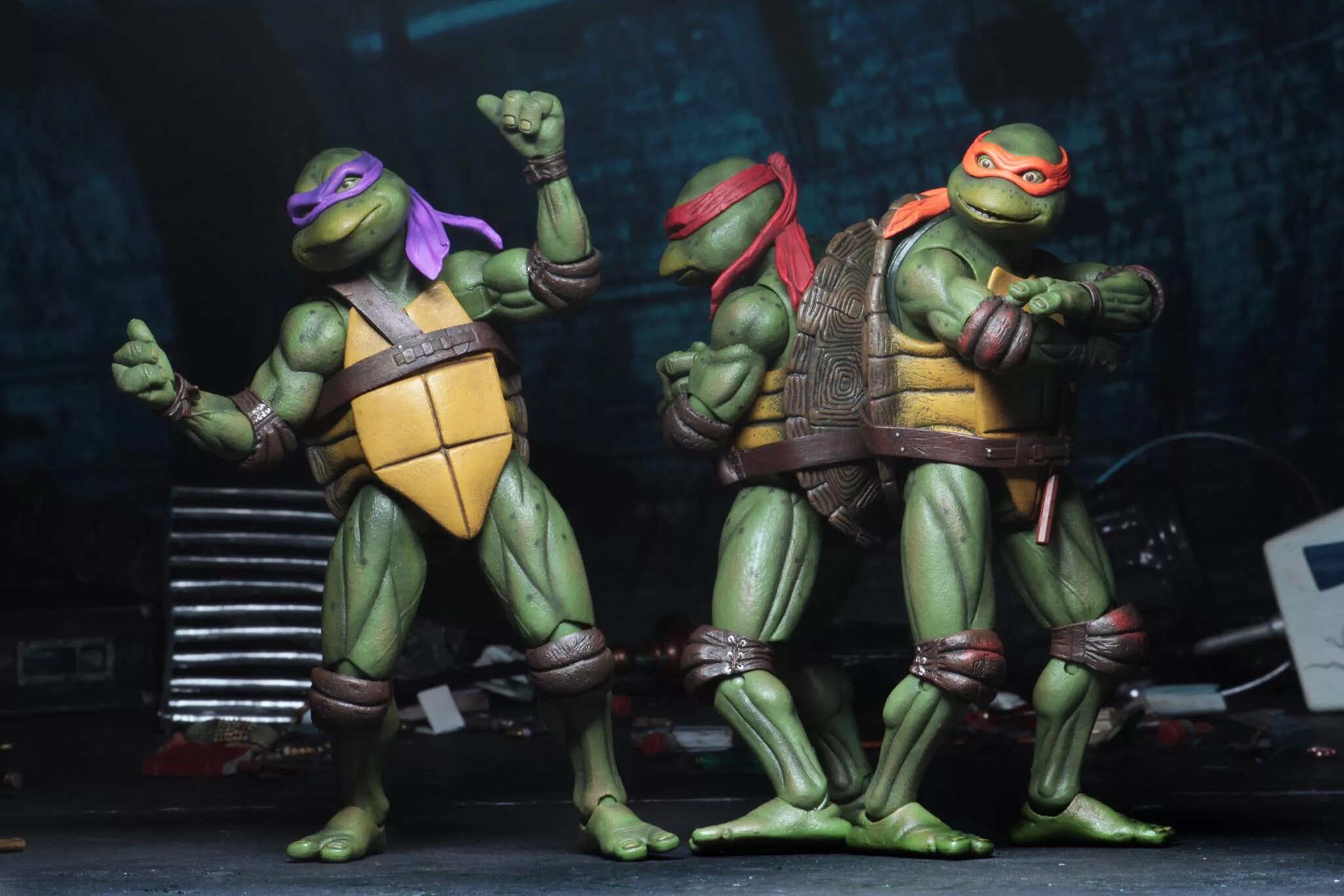 Neca tmnt. Микеланджело Черепашки-ниндзя 1990. Фигурки Черепашки ниндзя 1990. Черепашки ниндзя NECA 1990. Черепашки ниндзя 1990 персонажи.