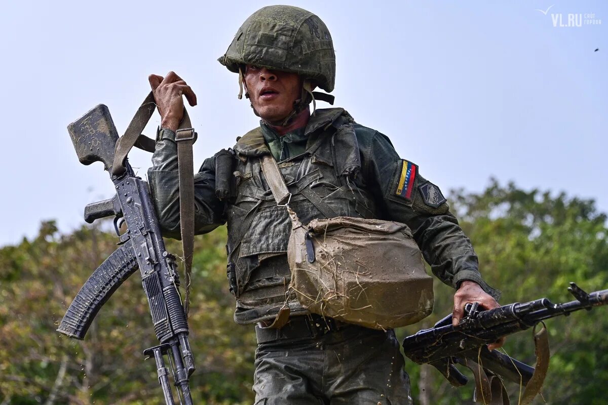 Медицинский корабль в севастополе. Морской десант соревнования. Морском 2021. Туапсинский морской торговый порттуаспе. Парад вмф питер 2021.