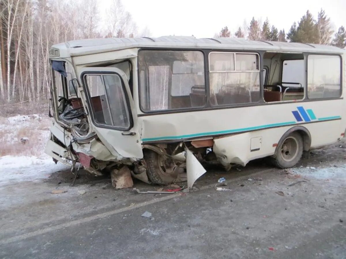 Сломанный пазик. Пазик аварии