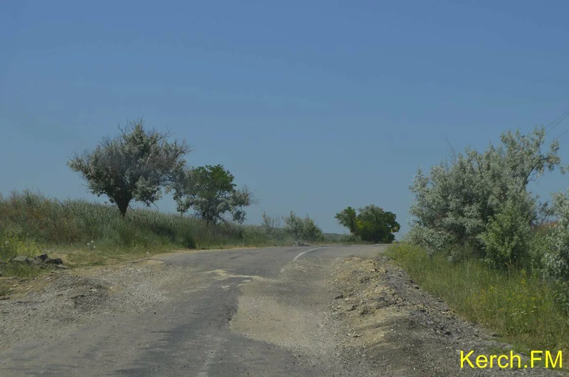 Дорога курортное. Дорога в курортном фото. Чокрак крым дорога. Дорога курортное. Керчь курортное дорога.