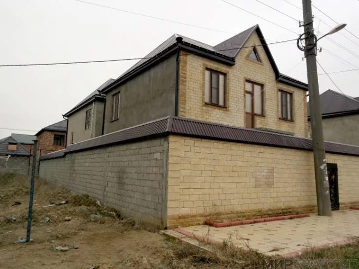 Красивые дома в махачкале. Дагестан дом семендер. Микрорайон караман махачкала. Проекты домов двухэтажных в дагестане. Дом в махачкале.