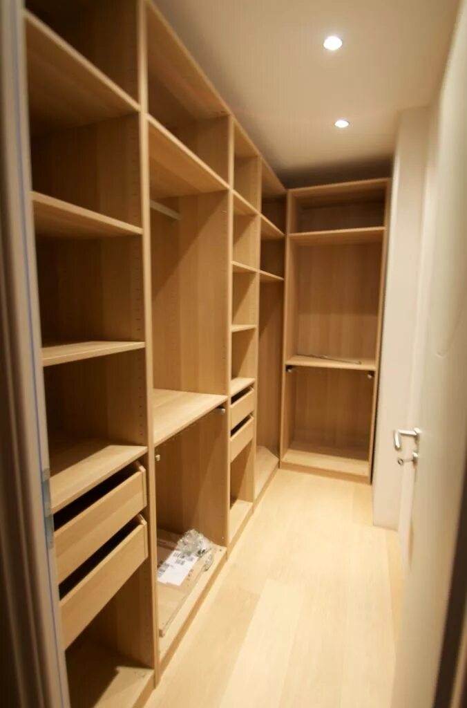 Маленькая гардеробная комната. Гардеробная 1 3. Гардеробная 1 3. Гардеробная 1 3. Маленькая гардеробная.