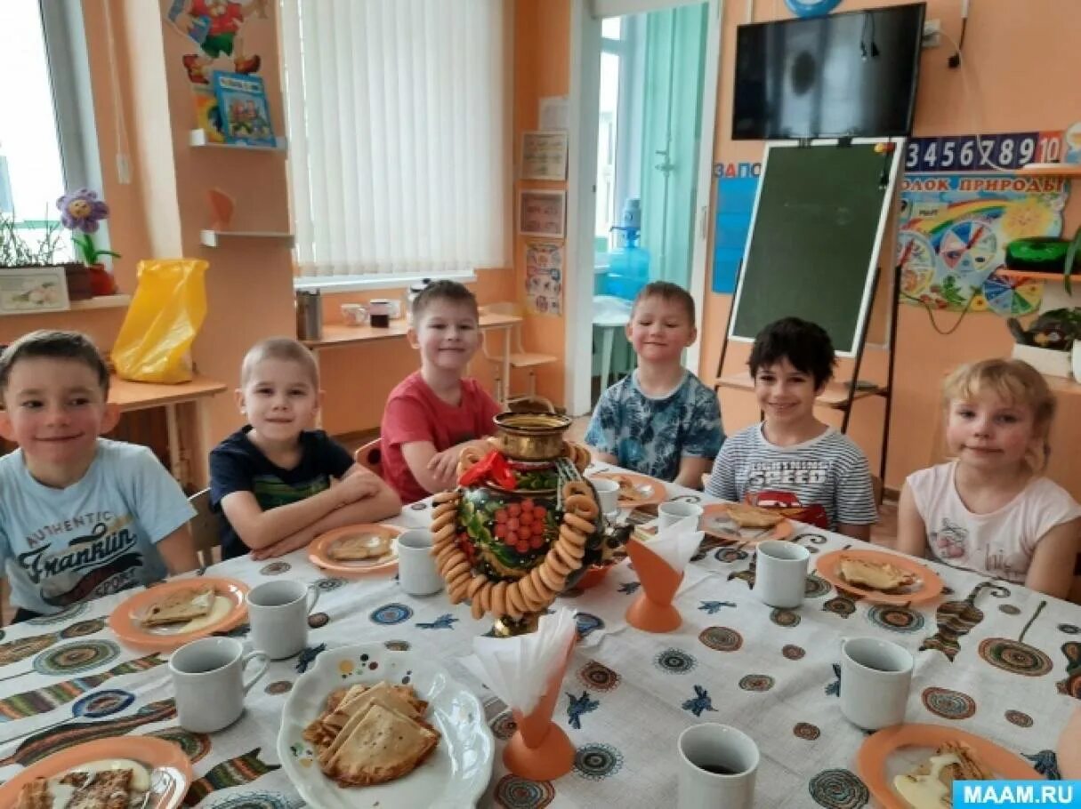 Сценарий на масленицу в детском саду старшая. Масленица в детском саду. Угощения на Масленицу в садик. Детям о Масленице в детском саду. Чаепитие на Масленицу в детском саду в группе.