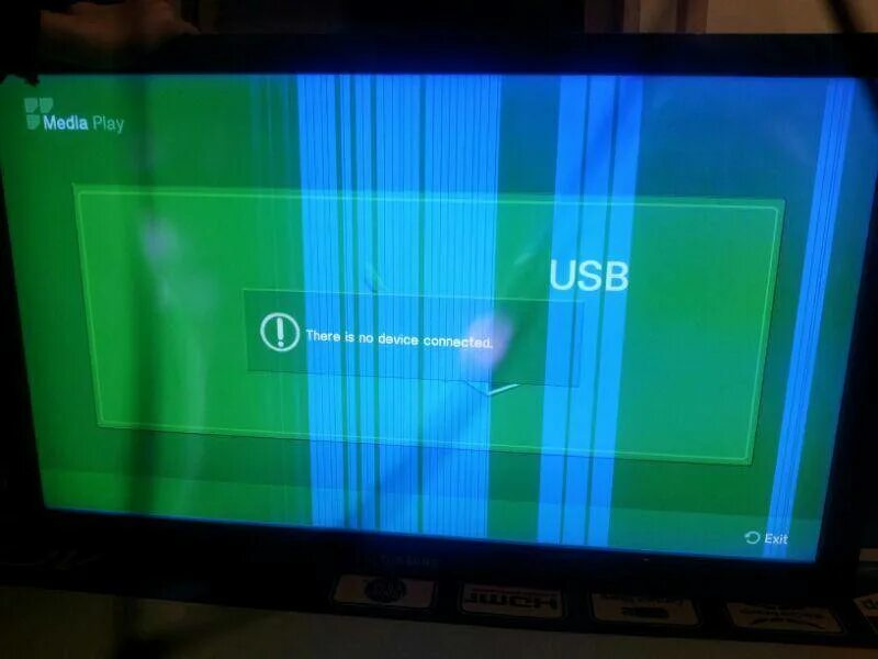 Почему на телевизоре появляются полосы. Вертикальные полосы 32lm340t. ЖК самсунг вертикальная полоса. KDL-40v5500 вертикальные полосы. Monitor.espec монитор вертикальные полосы.