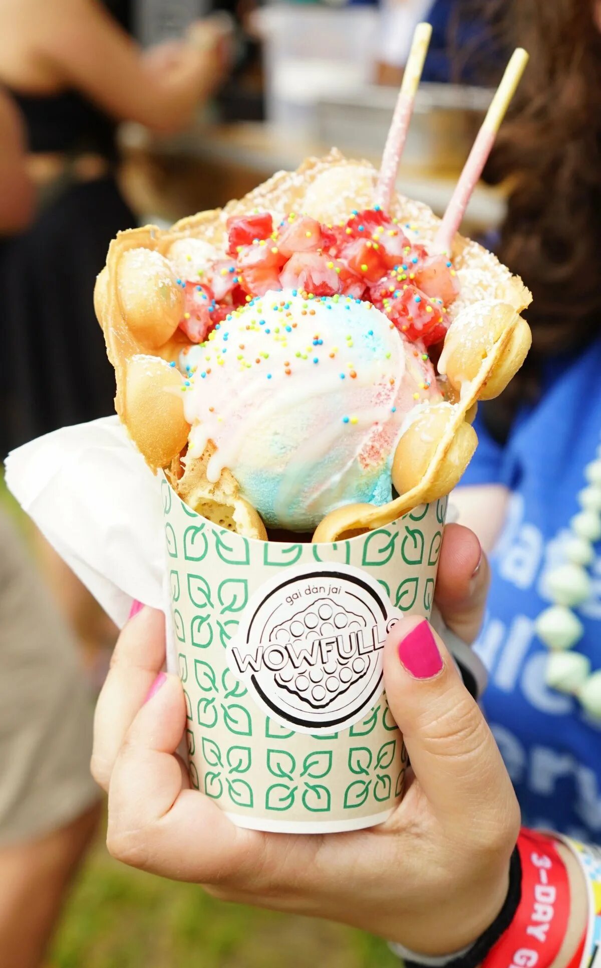 мороженое с вафелькой с двух сторон. пломбир петрохолод брикет. мороженое брикет петрохолод. мороженое петрохолод крем брюле. мороженое bubble waffle.