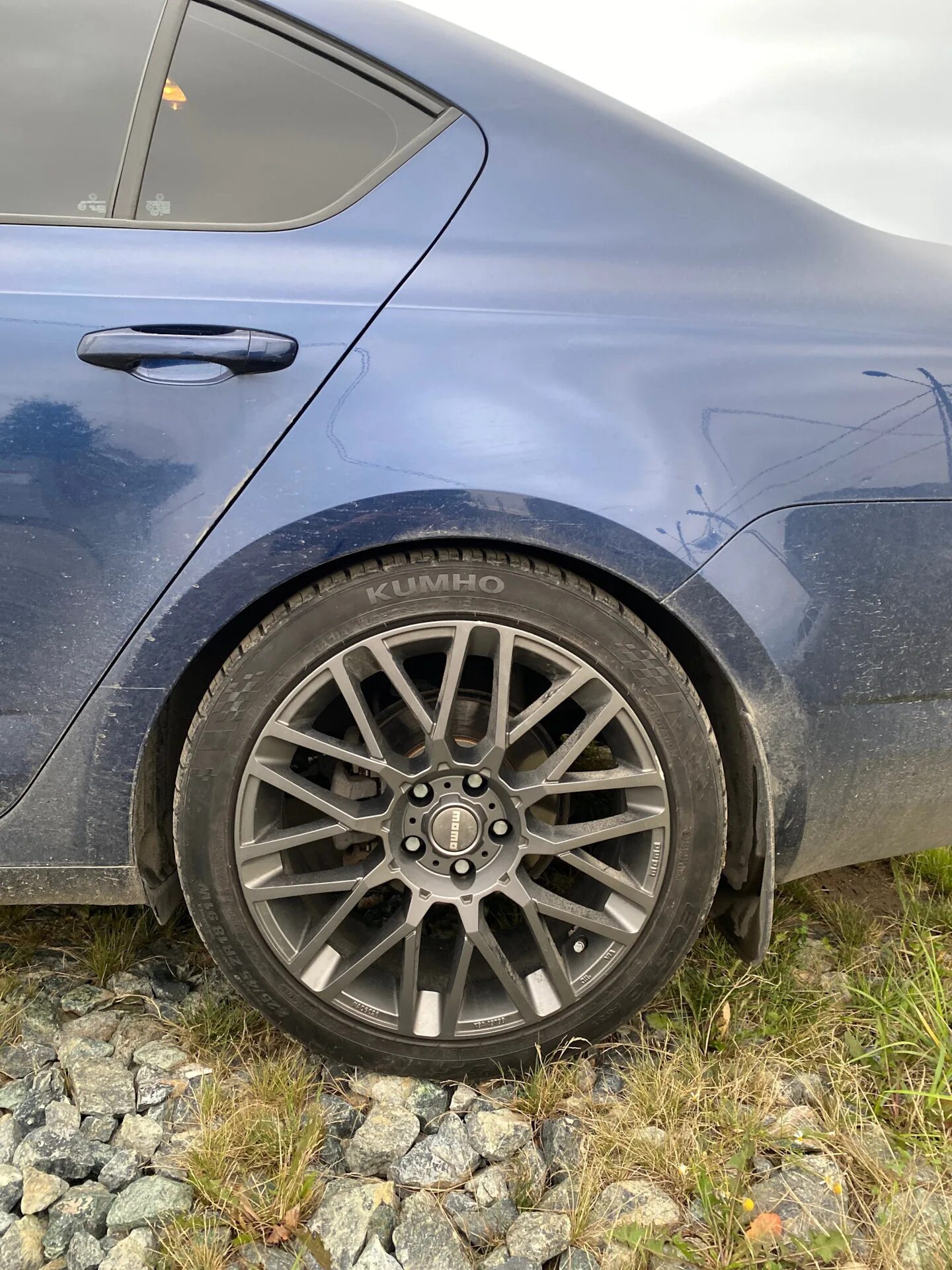 Seat leon r18. Диски momo r18 5x112. Momo revenge r18 5x114. Momo revenge skoda octavia a7. Momo revenge r17 5x114.