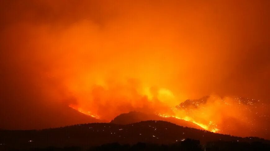 Вулкан Кальбуко в Чили. Огненный смерч 2023. Огненный Торнадо в Чили 2023. Торнадо в Чили. Природные катаклизмы март 2024