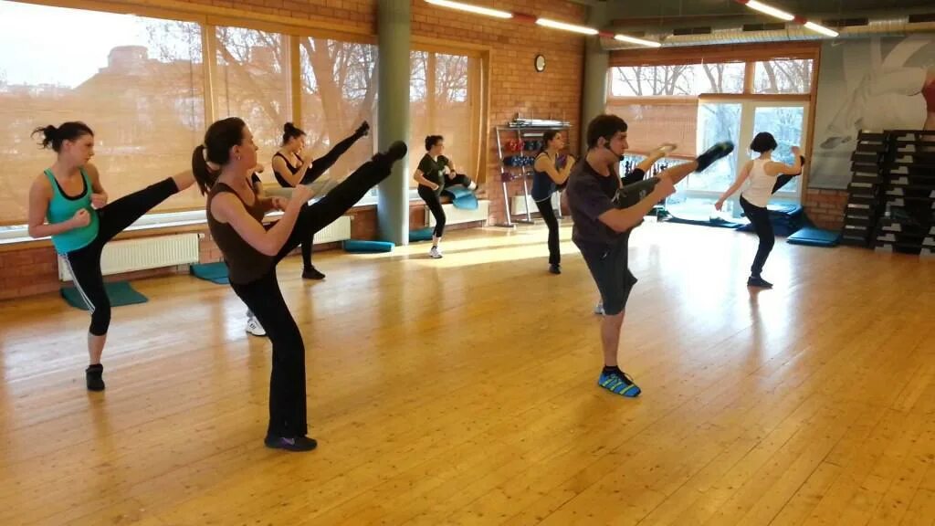 Тай бо это. Тайбо аэробика. Тай-бо (tae-bo). Тай кик аэробика. Тай-бо (tae-bo).