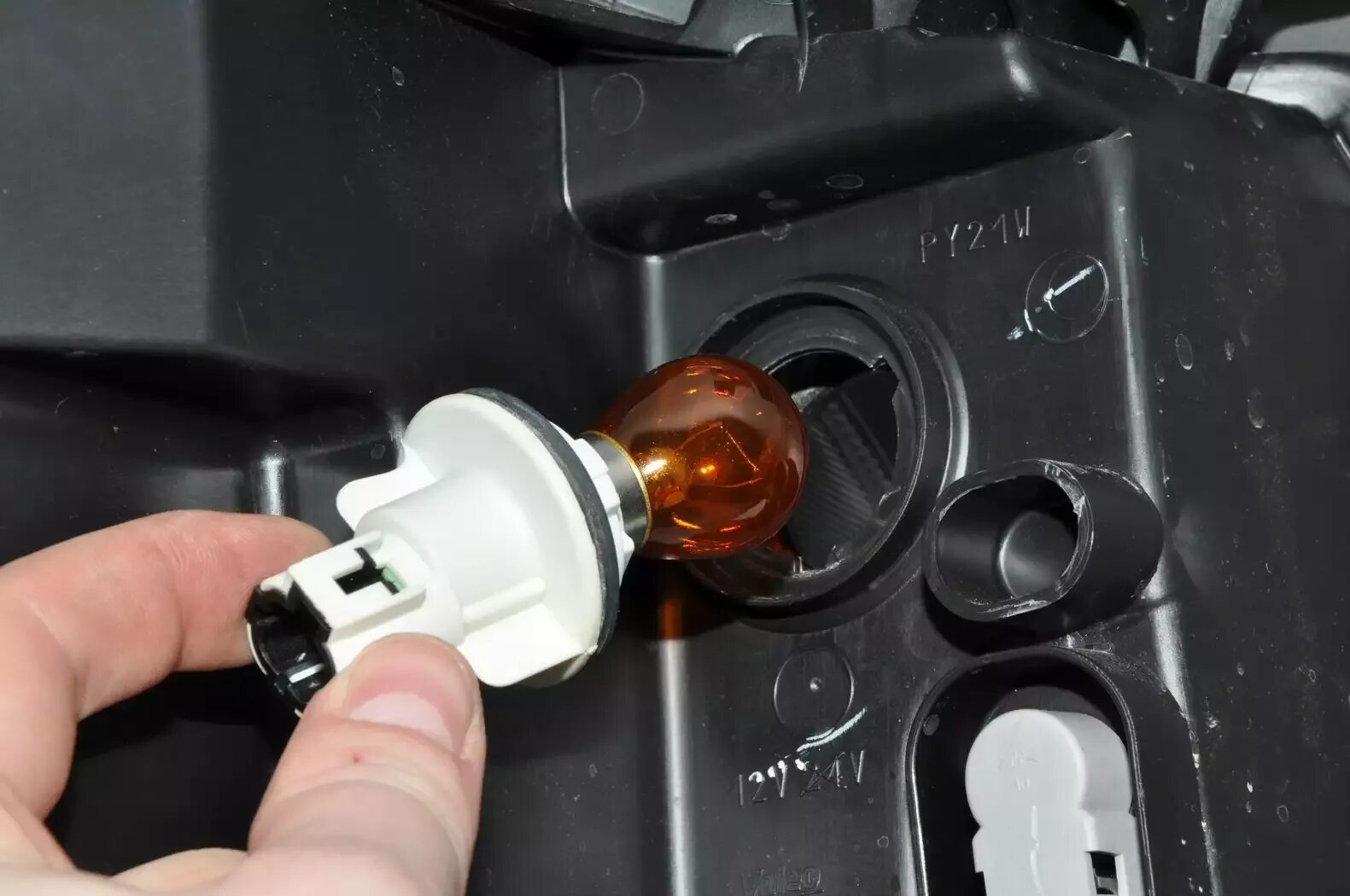Лампочка альмера классик. Лампа поворотника nissan almera g15. ниссан альмера g15 цоколь поворотника. лампа указателя поворота ниссан альмера g15. лампа заднего света nissan almera classic.