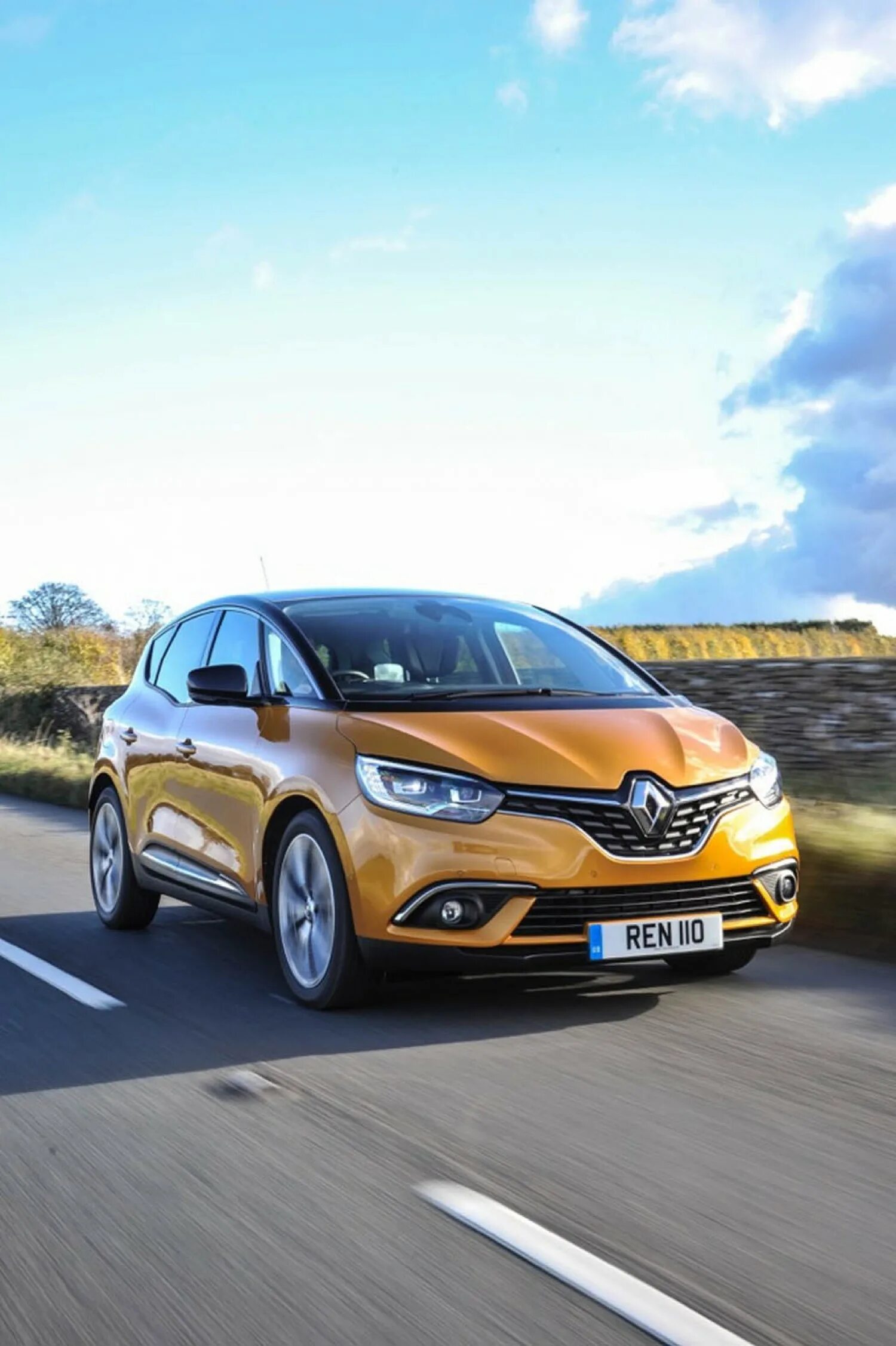 Renault большой. Renault Scenic 2016. Рено Сценик 2016. Рено Сценик 2017 в новом кузове. Рено Сценик 4 желтый.