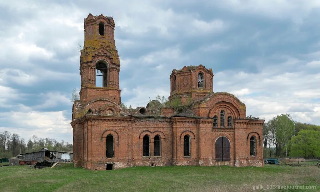 Храм в корсиках смоленская область. Корсики смоленская область храм. Кузьмичи смоленская область храм. Корсики смоленская область. Корсики смоленская область церковь.