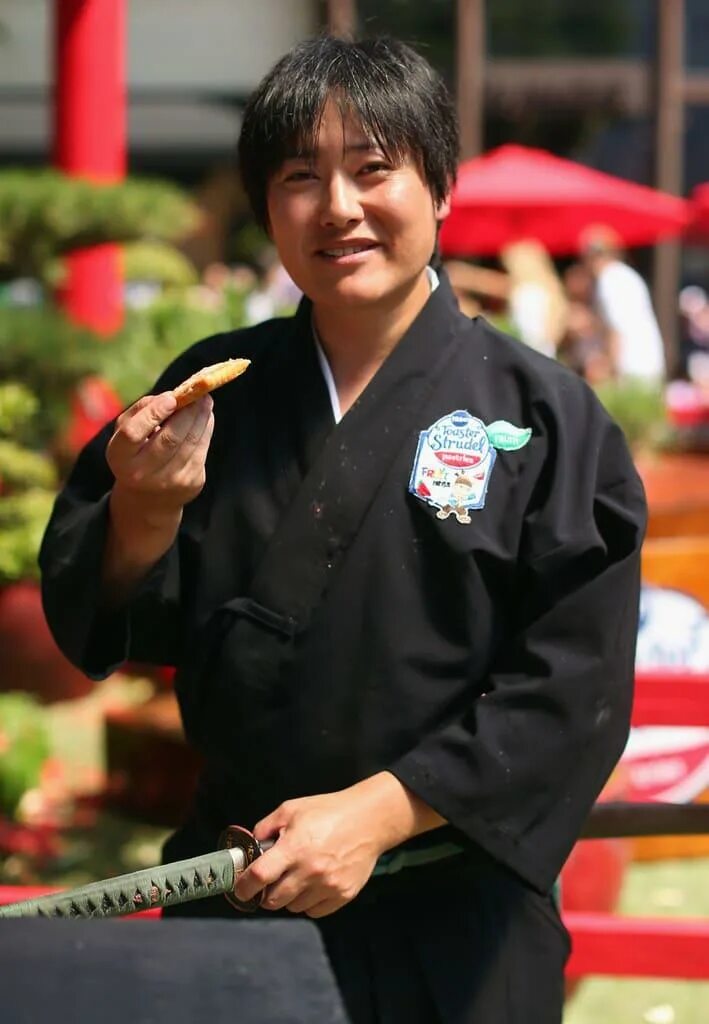 Разрубает мечом. Мачие. Мачие. Разрубает мечом. Ито исао.