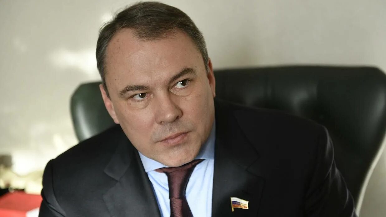 Вице спикер думы. Пётр олегович толстой. петр толстой депутат. заместитель председателя госдумы петр толстой. вице-спикер госдумы толстой.