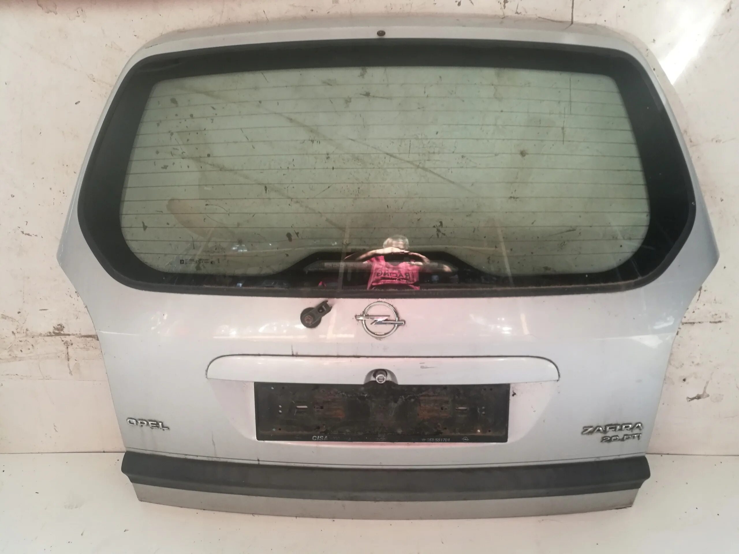 Крышка багажника опель мерива а 2008 в спб. Zafira b крышка багажника новая. Крышка багажника opel zafira c. Задняя крышка багажника. Крышка багажника опель зафира стоимость.