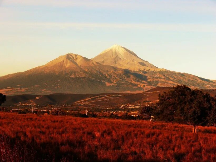 Самая высокая точка мексики. Мексика вулкан Орисаба. Пико де Орисаба. Мехико вулкан Орисаба. Гора Орисаба Мексика.