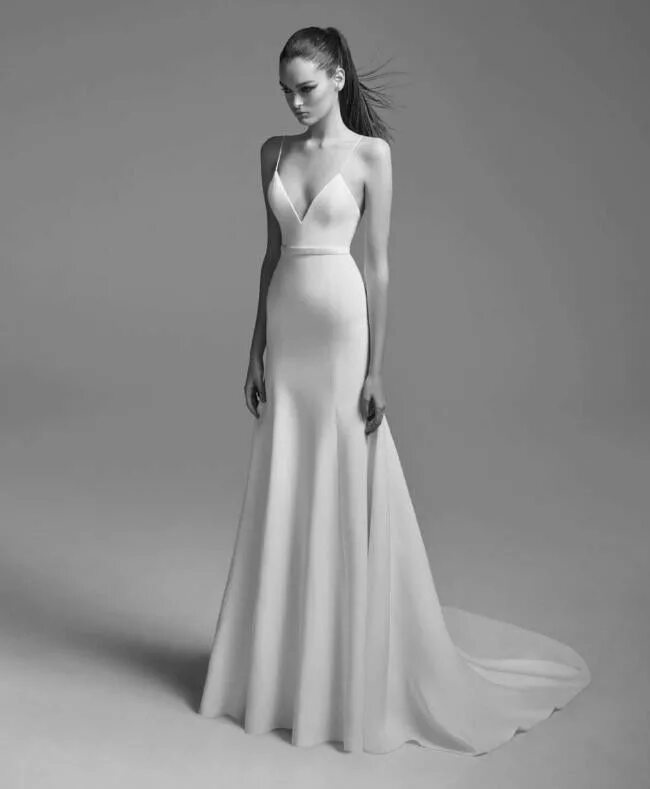 Свадебное платье минимализм. Свадебное платье в стиле минимализм. Свадебное платье минимализм. Rosa clara wedding dress 2021. Свадебное платье в лаконичном стиле.