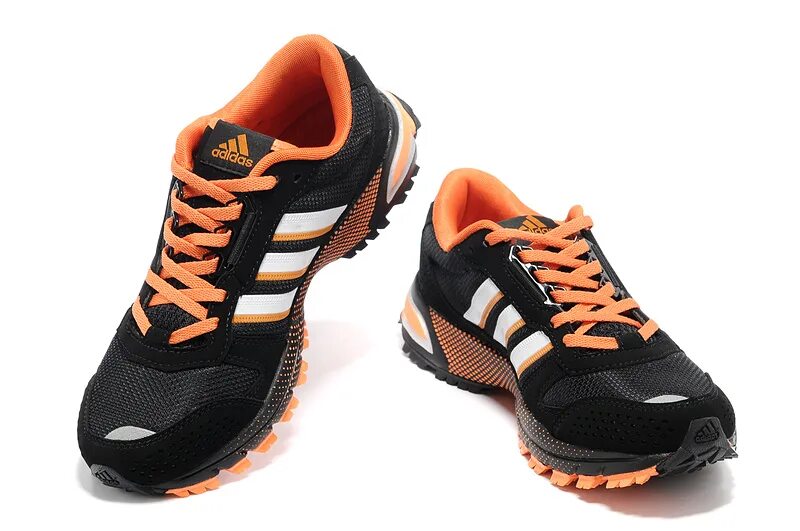 Осенние адидас мужские. Adidas Ozealia Black Orange кроссовки. Кроссовки адидас черно оранжевые мужские. Кроссовки adidas черные с оранжевыми. Adidas черно оранжевые кроссовки мужские.