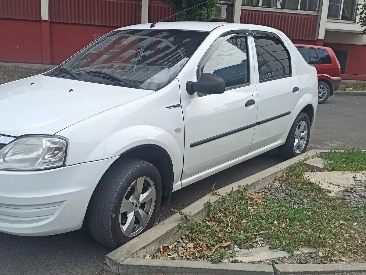 Кредит рено купить ростов. Рено Логан 1 Рестайлинг. Рено Логан 2011. Renault Logan. 1.6Литр. Renault Logan 1 Рестайлинг.