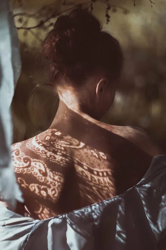 Тени на лице от кружева. Кружева тени. Кружево тени. Абажур из джута. Кружевная тень.