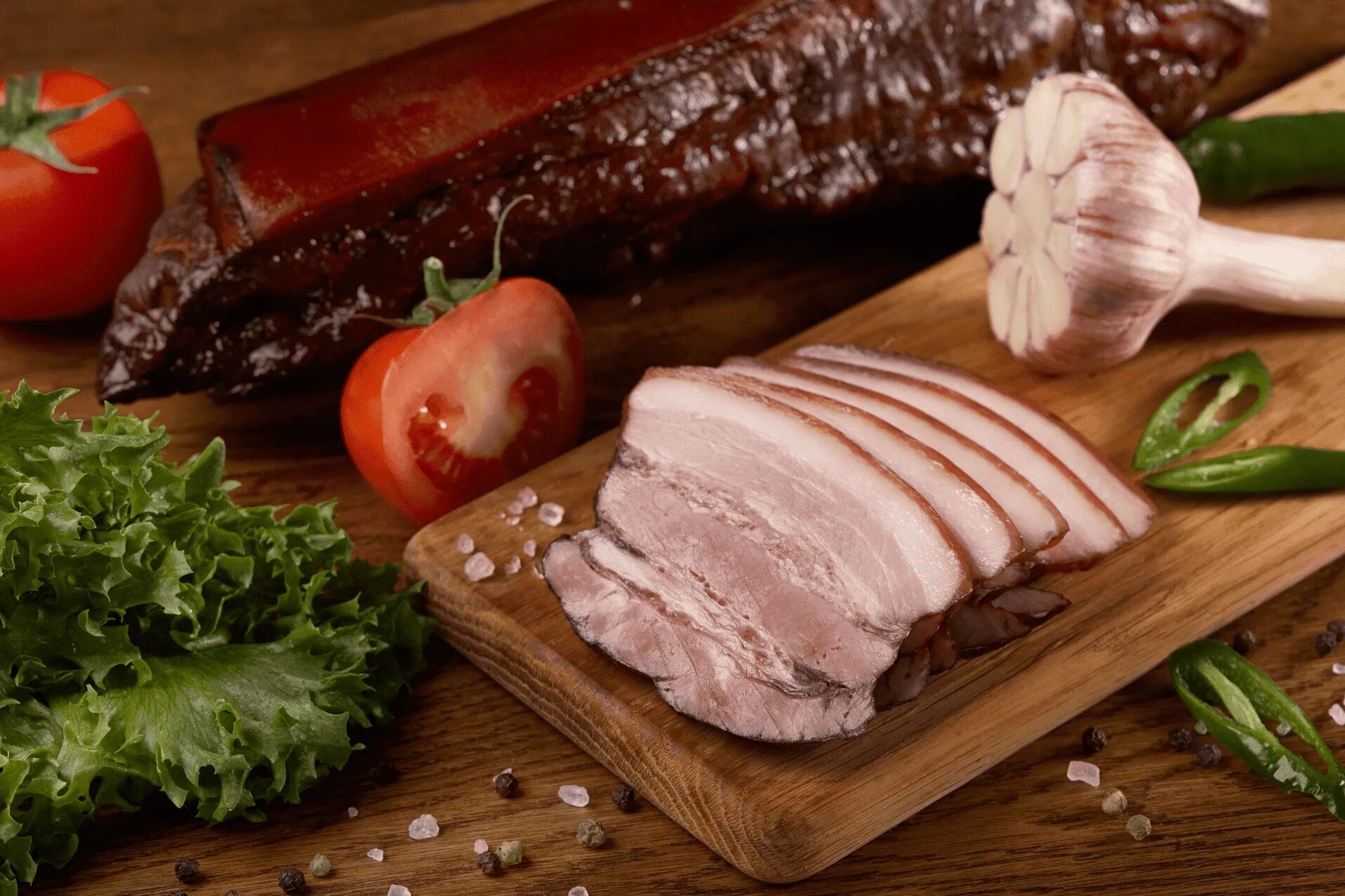 Свиная грудинка холодного копчения. Грудинка свиная копченая. Корейка свиная копченая. Грудка копченая свиная. Копченое мясо.