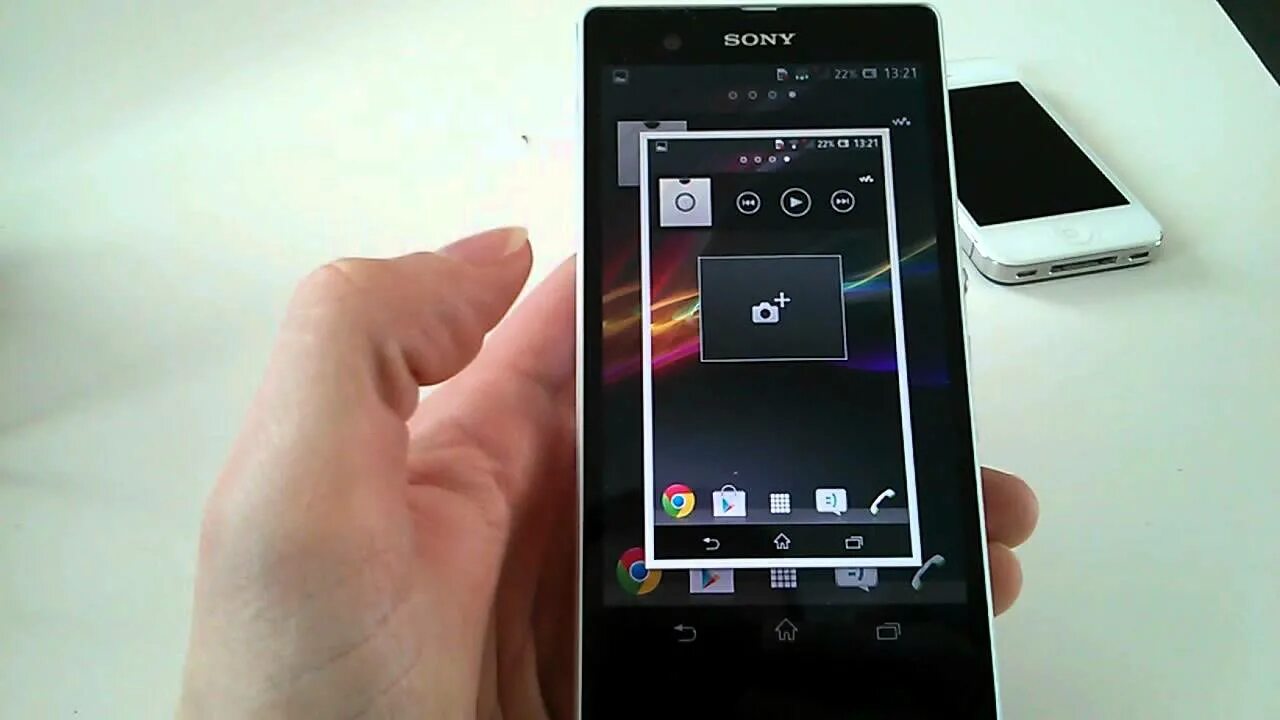 Скрин Sony Xperia. Sony Xperia экран 7.12. Сони иксперия с 2 экранами кнопками. Sony Xperia Call Screen.