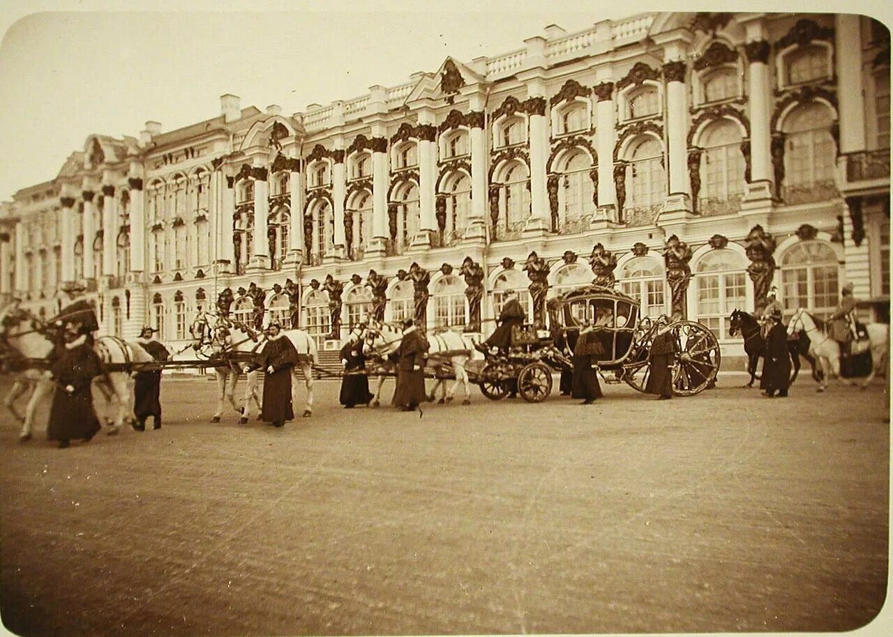 Дореволюционная е. Царское село в 1910. Царское село 1910 год. Екатерининский дворец в Царском селе до революции.