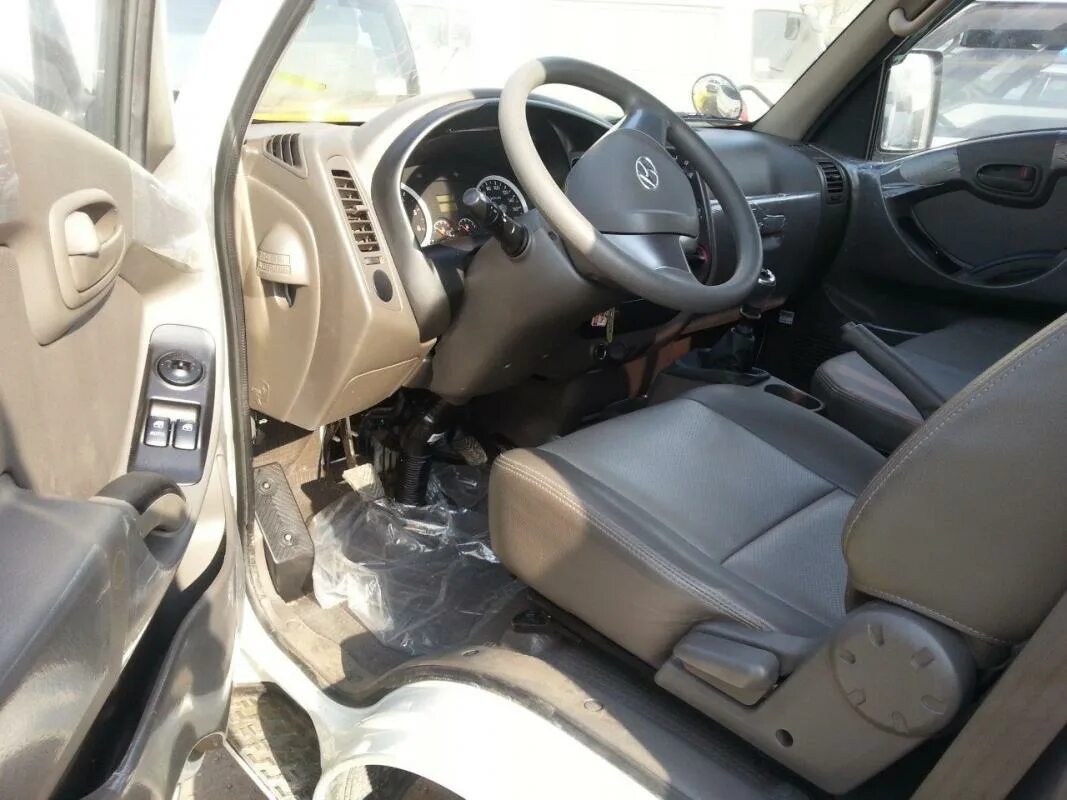 хендай портер внутри. Hyundai porter 2 салон. портер 2 салон. Hyundai porter салон. хендай портер 2 салон.