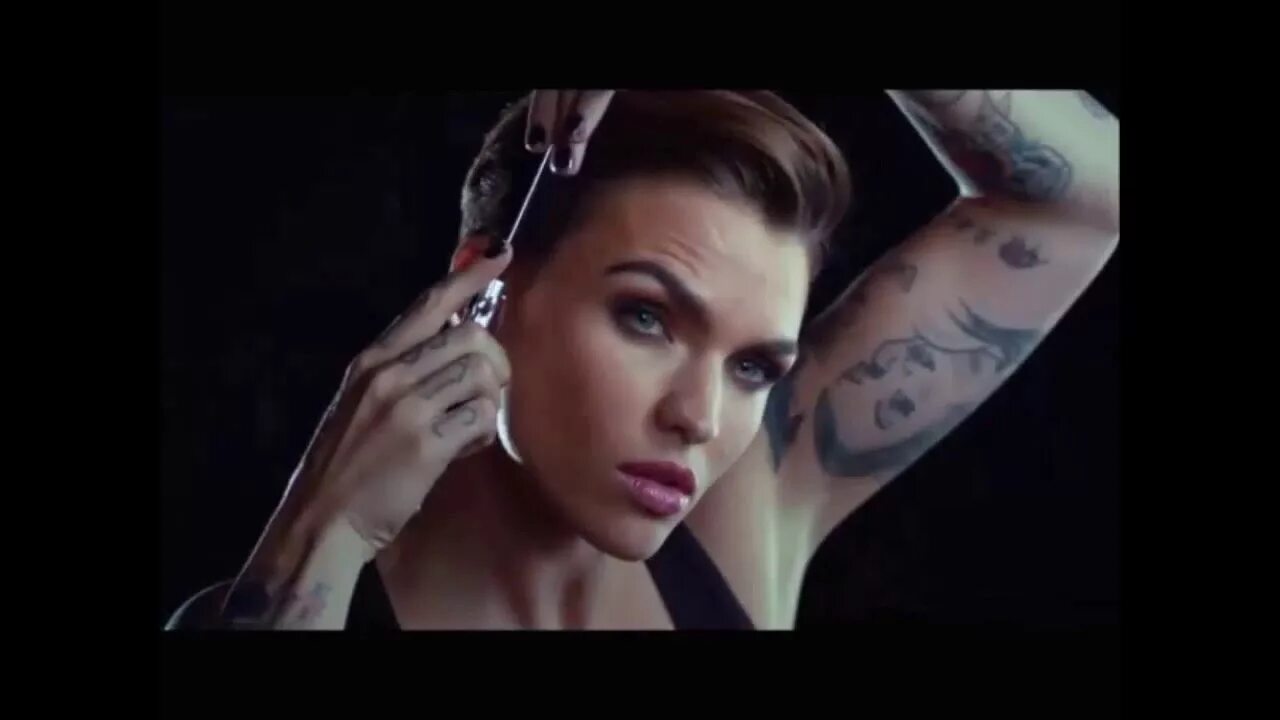 Песня руби руби руби слушать. Ruby Rose Rapper. Руби Роуз клип. Руби Роуз горячие.