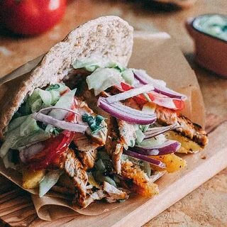 Пита с мясом и овощами
