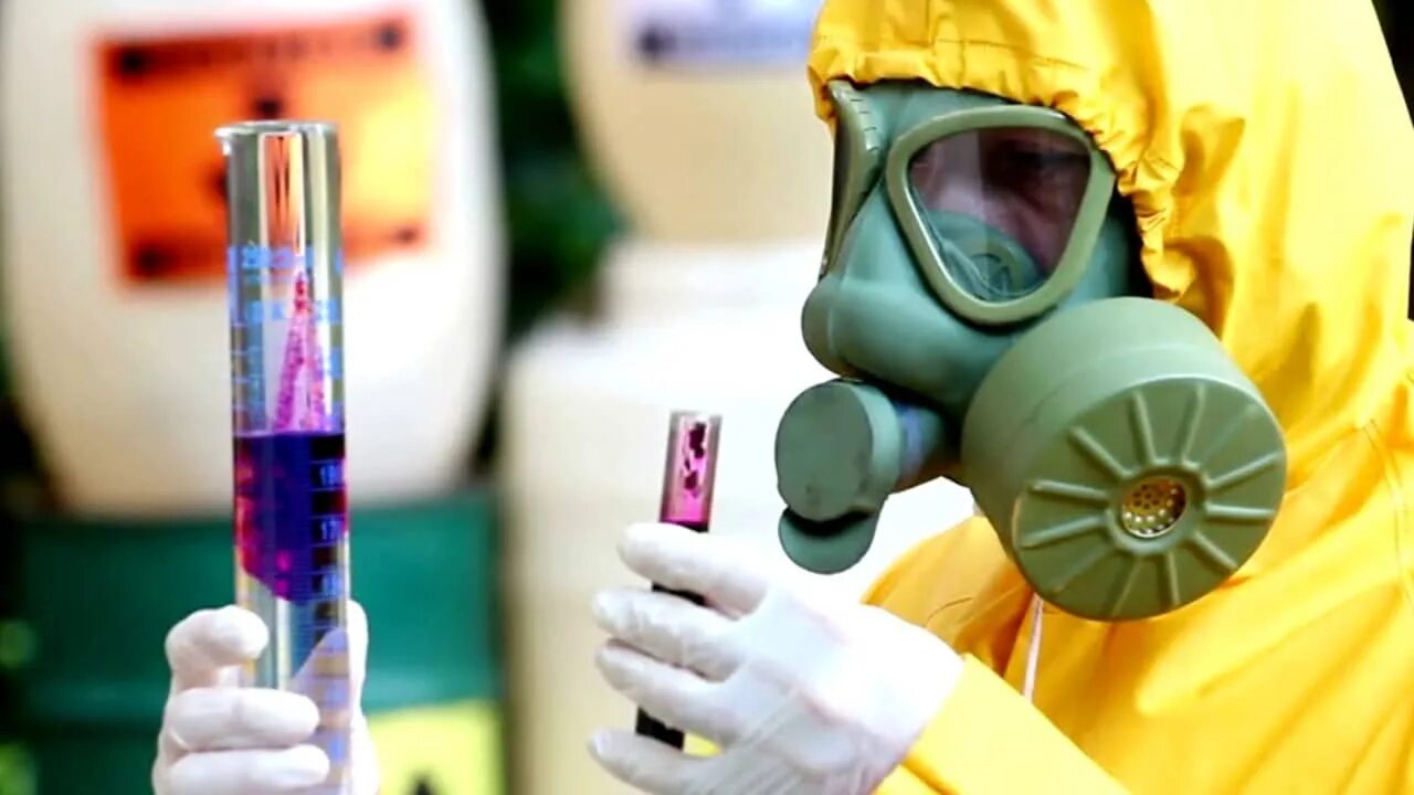 Опыты над людьми запрещены. Самый радиоактивный человек в мире. Какие ученые проводили эксперименты радиации на себе. Какие ученые проводили эксперименты радиации на себе. История открытия рентгеновского излучения.