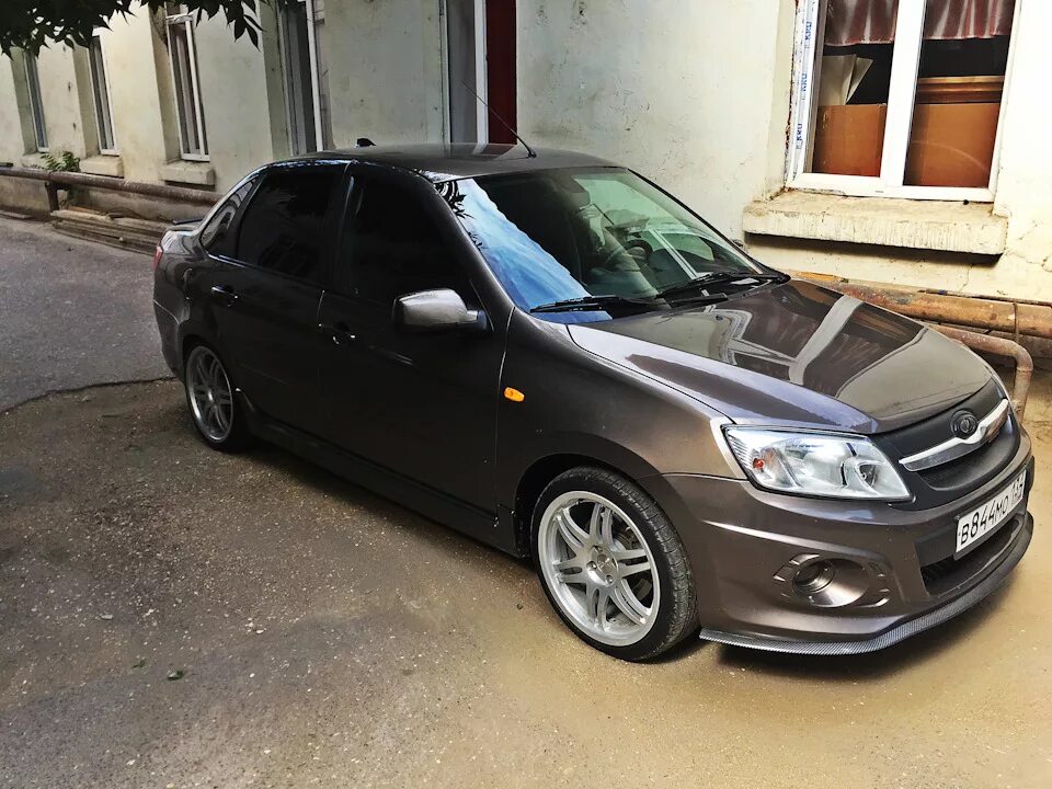 Купить б/у LADA (ВАЗ) Granta I Рестайлинг 1.6 AMT (106 л.с.) бензин робот в Верх