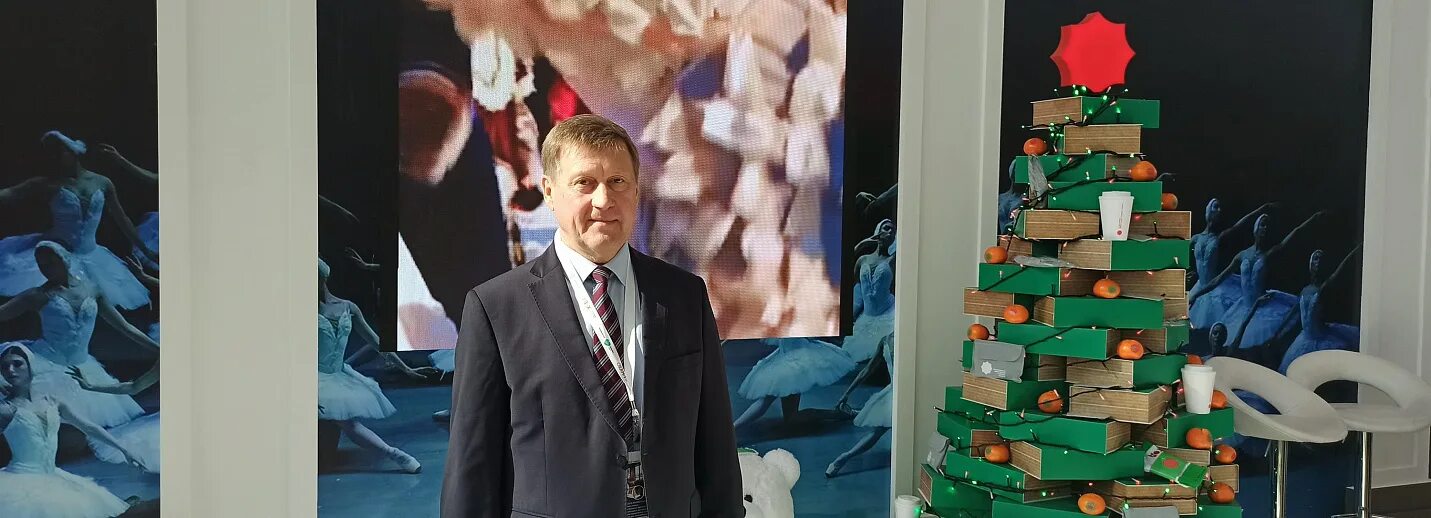 Новогодний мэр. Мэр Новосибирска 2023. Новогодний Новосибирск 2023. Новогодняя елка 2022. Предновогодний корпоратив 2022.