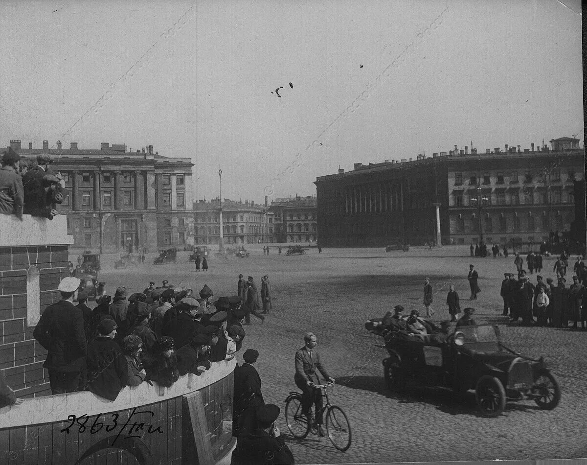 Петербург 1921 год. Площадь Урицкого в Ленинграде. Петроград 1921. Петроград 1924. Площадь Урицкого в СПБ 1920г.