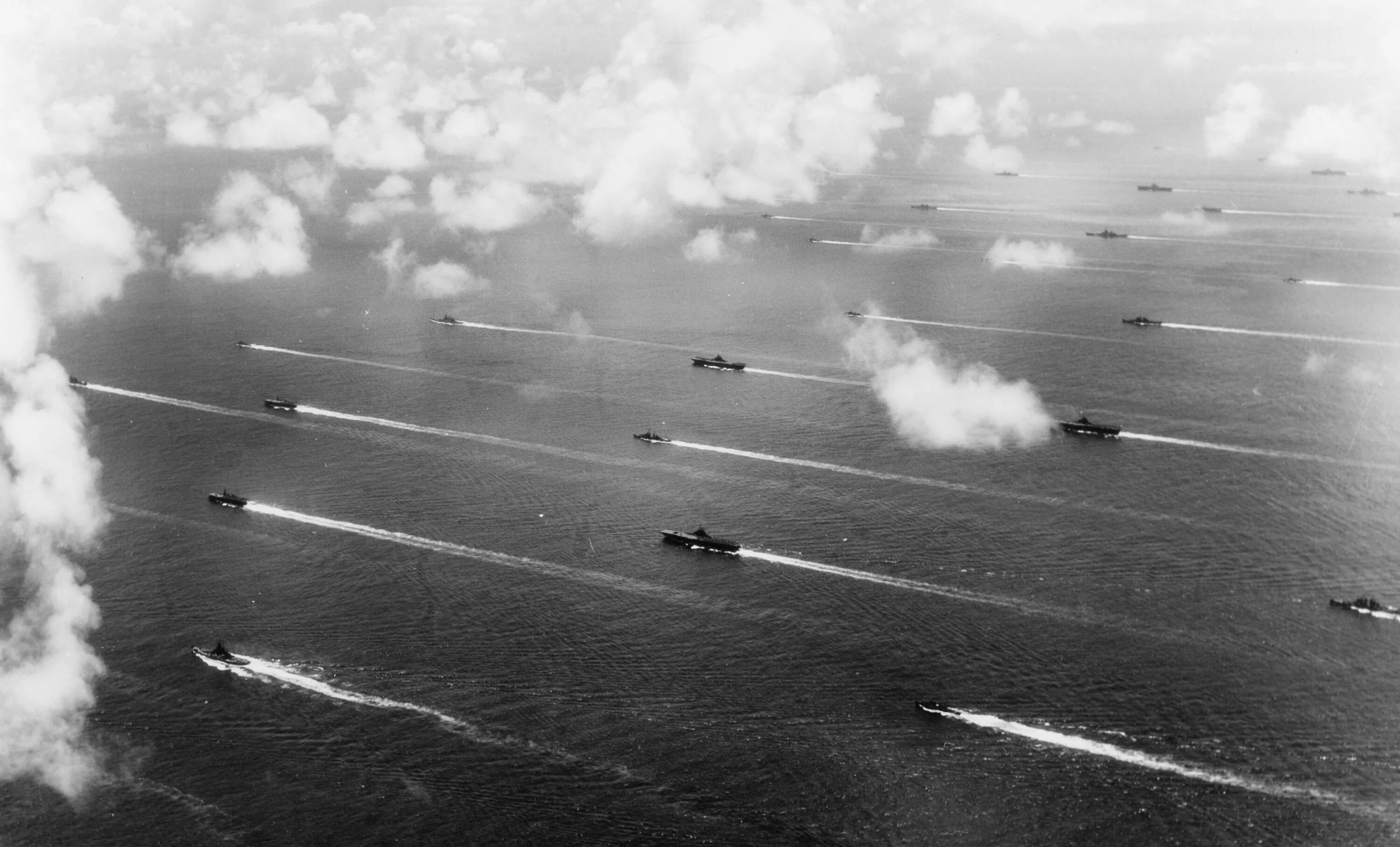 Самые масштабные сражения второй мировой войны. Битва в заливе лейте 1944. Битва в заливе лейте. Тихоокеанский театр военных действий второй мировой. Морское сражение у острова лейте.